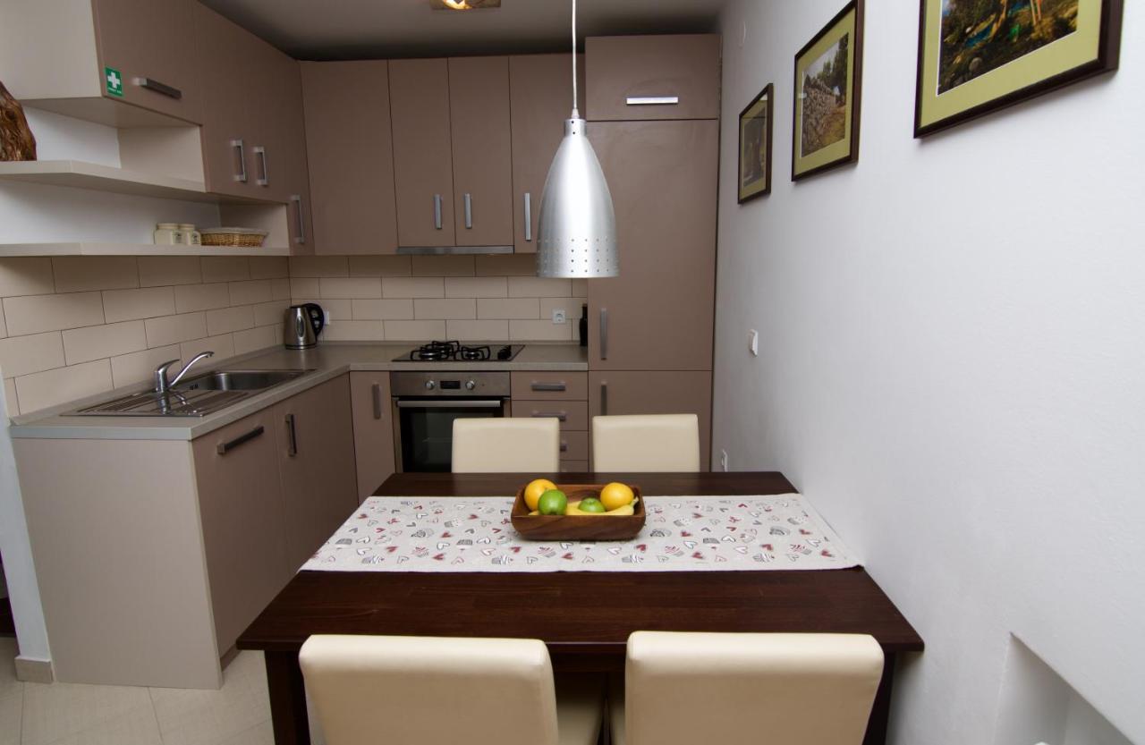 House 4 Rent Laura Daire Mali Lošinj Dış mekan fotoğraf