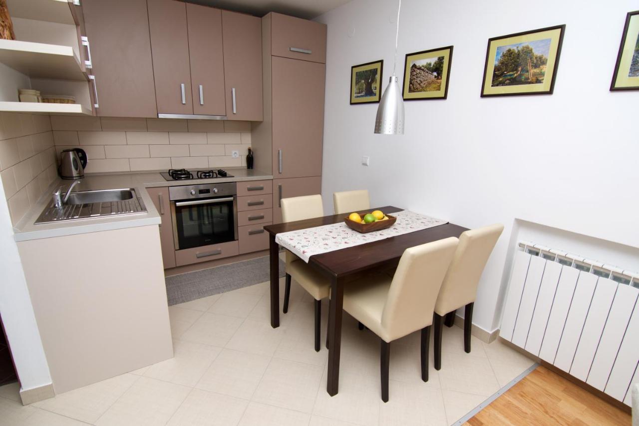 House 4 Rent Laura Daire Mali Lošinj Dış mekan fotoğraf