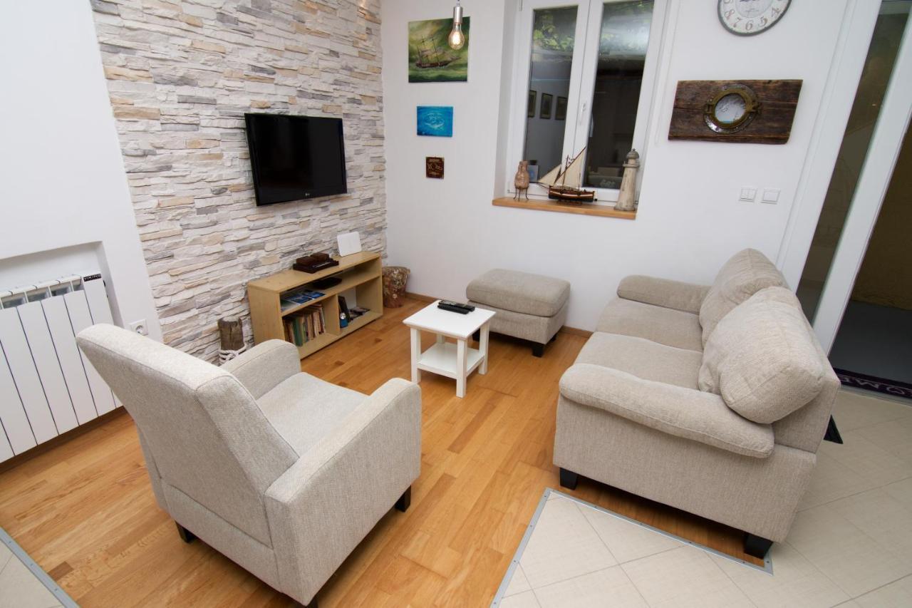 House 4 Rent Laura Daire Mali Lošinj Dış mekan fotoğraf