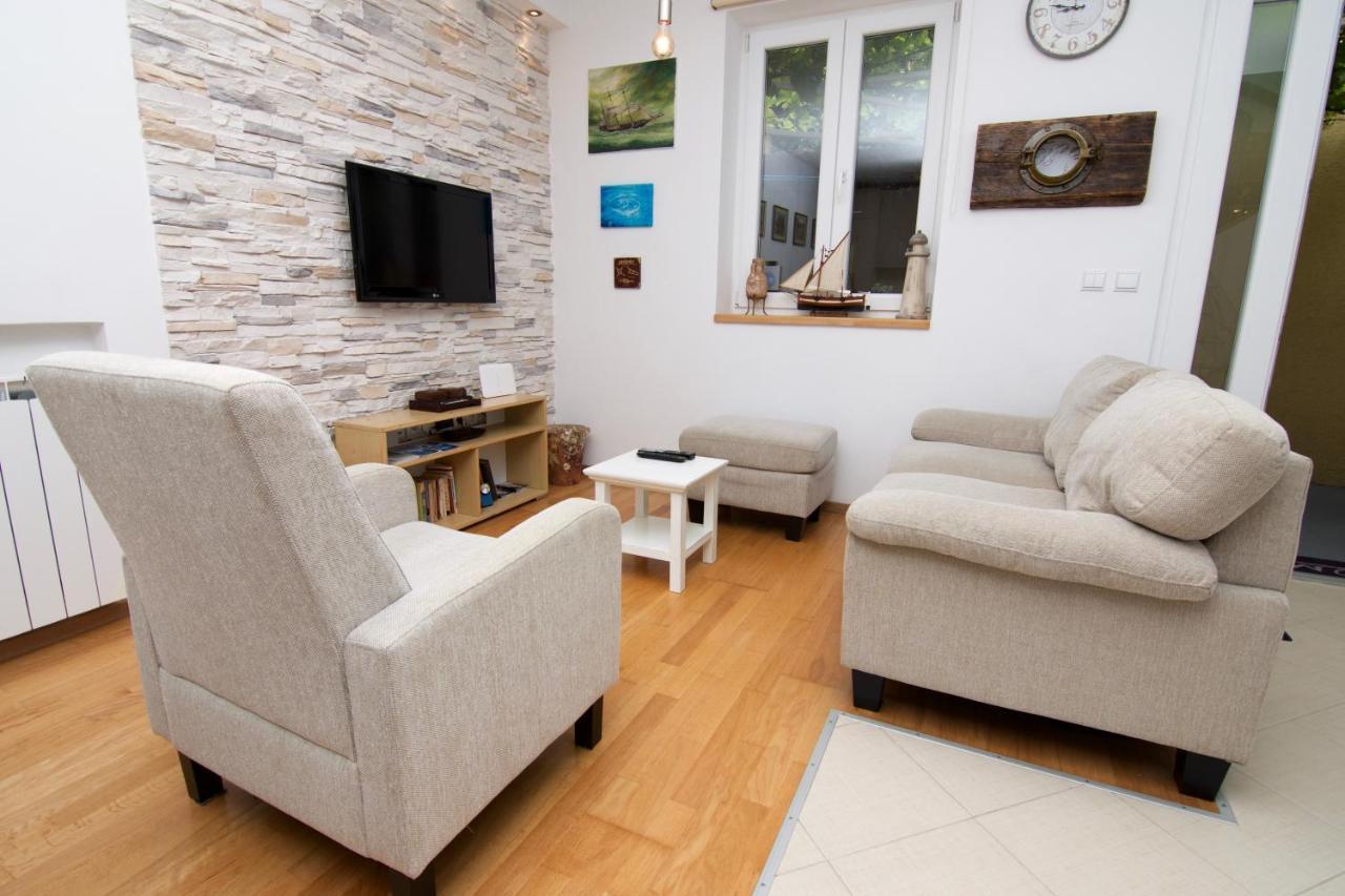 House 4 Rent Laura Daire Mali Lošinj Dış mekan fotoğraf