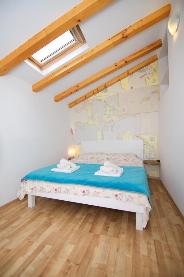 House 4 Rent Laura Daire Mali Lošinj Dış mekan fotoğraf
