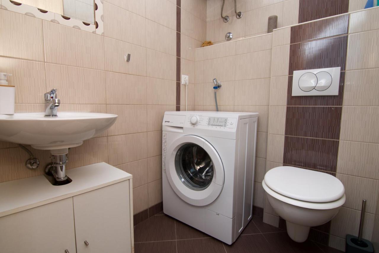 House 4 Rent Laura Daire Mali Lošinj Dış mekan fotoğraf